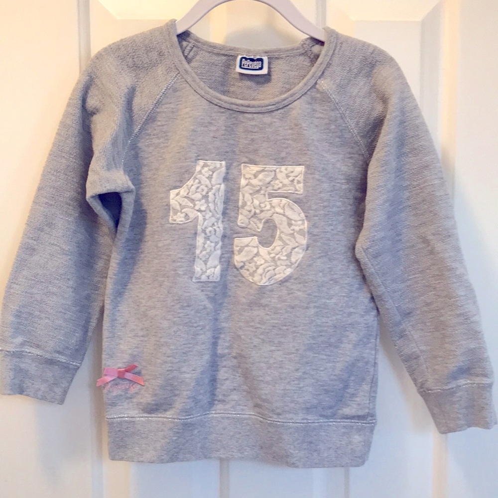 Girl Sweatshirt,size6,120/60.100%cotton.Pretty details!